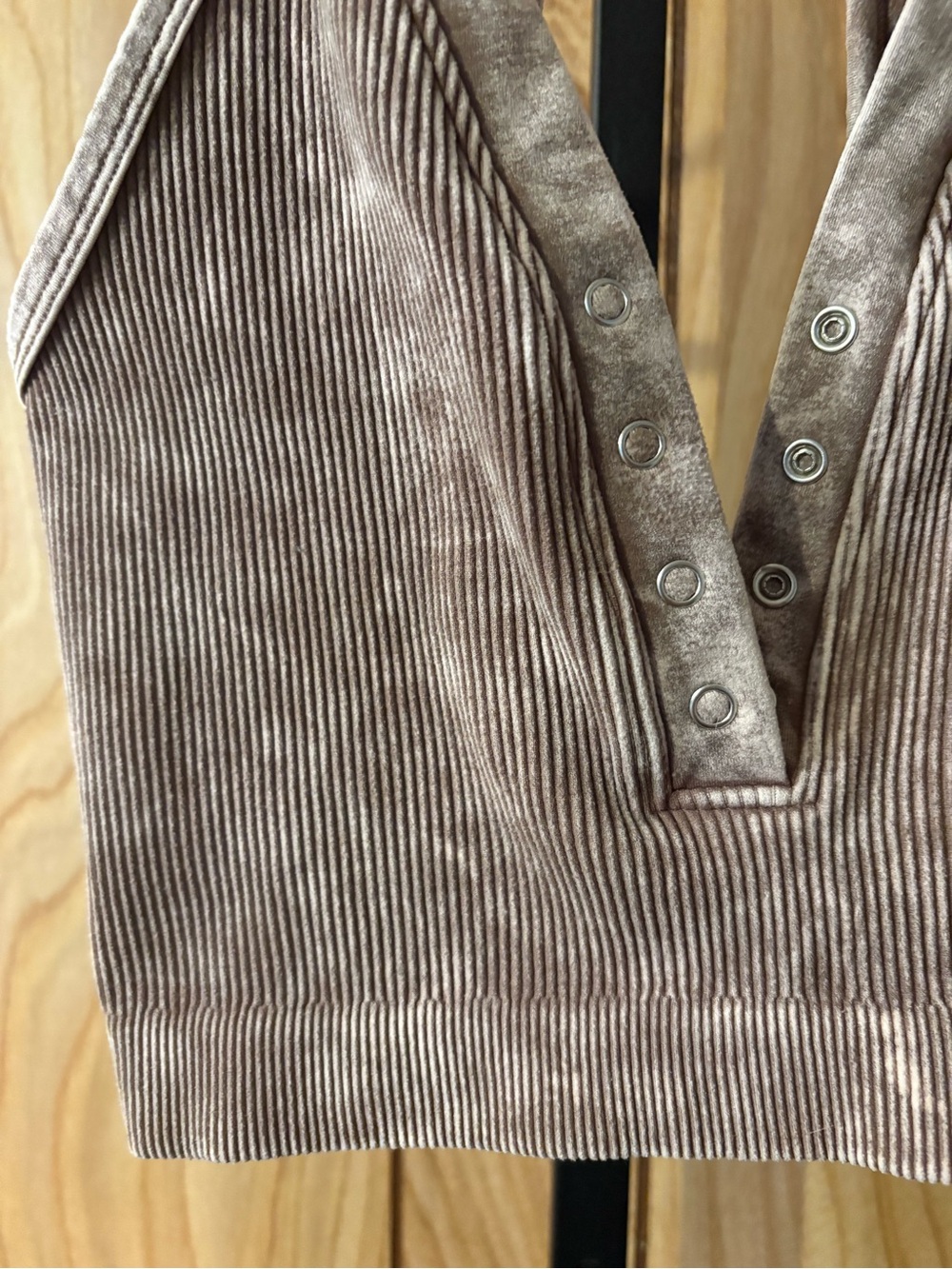 Zenana seamless button front tank s/m - Picture 2 of 3